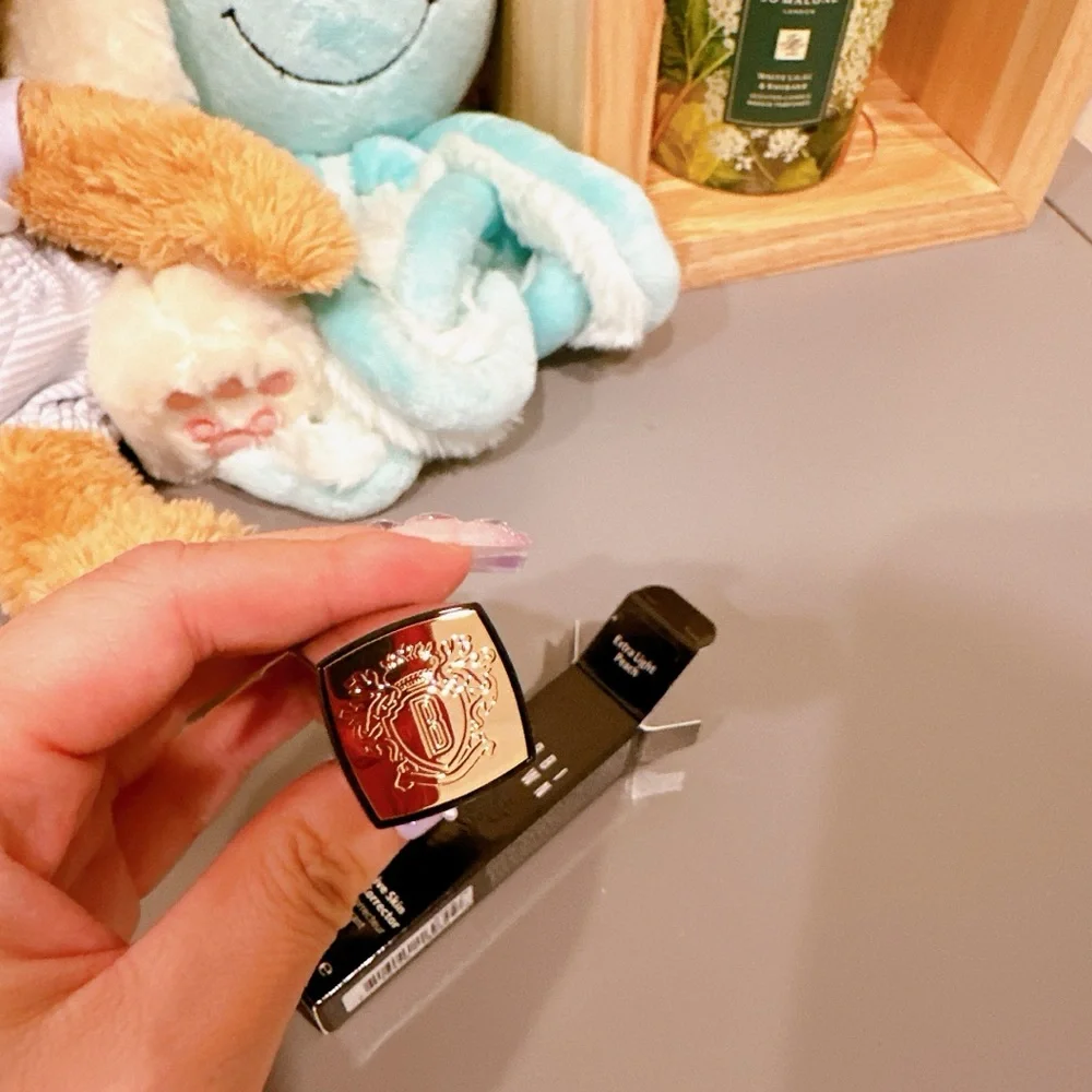 - Full size ! Bobbi brown Intensive Serum Concealer/NWB